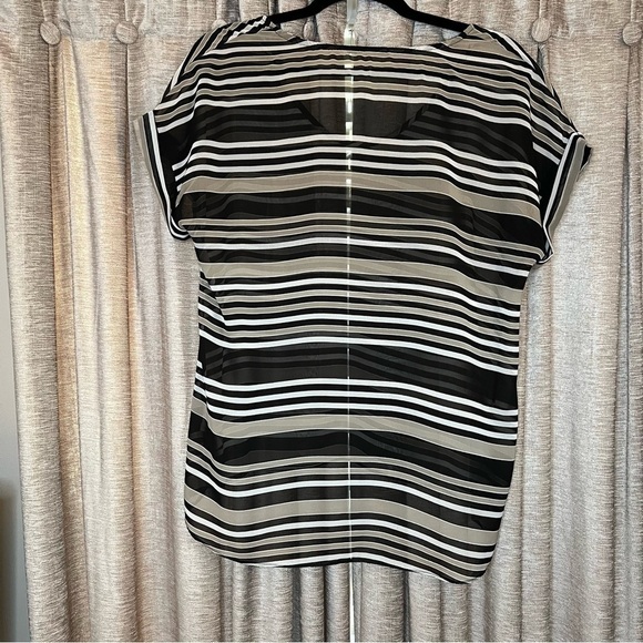 Soprano Black and Grey Stripe Short Sleeve Blouse Size Medium - Picture 9 of 13